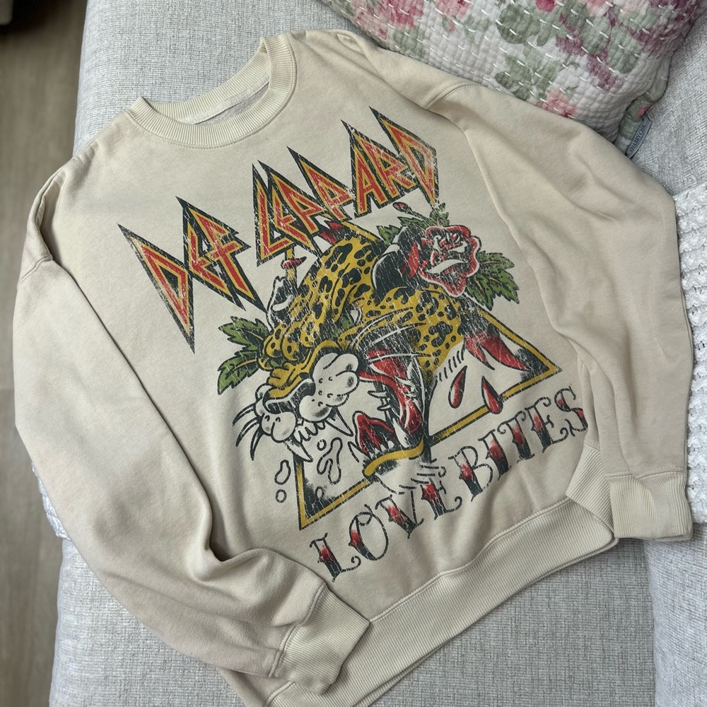 Cream Def Leppard Graphic Sweater - Picture 3 of 8